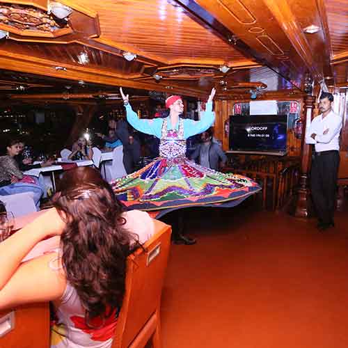 Dhow Cruise Live Show